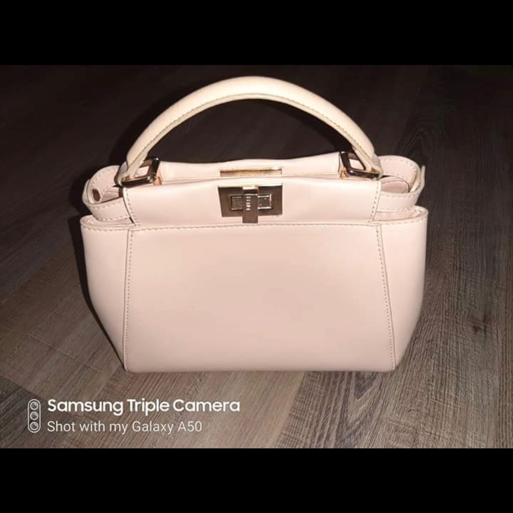 FENDI PEEKABOO ICONIC MINI Pink Leather Bag - Picture 1 of 8